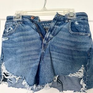 American Eagle highest rise mom short size 6